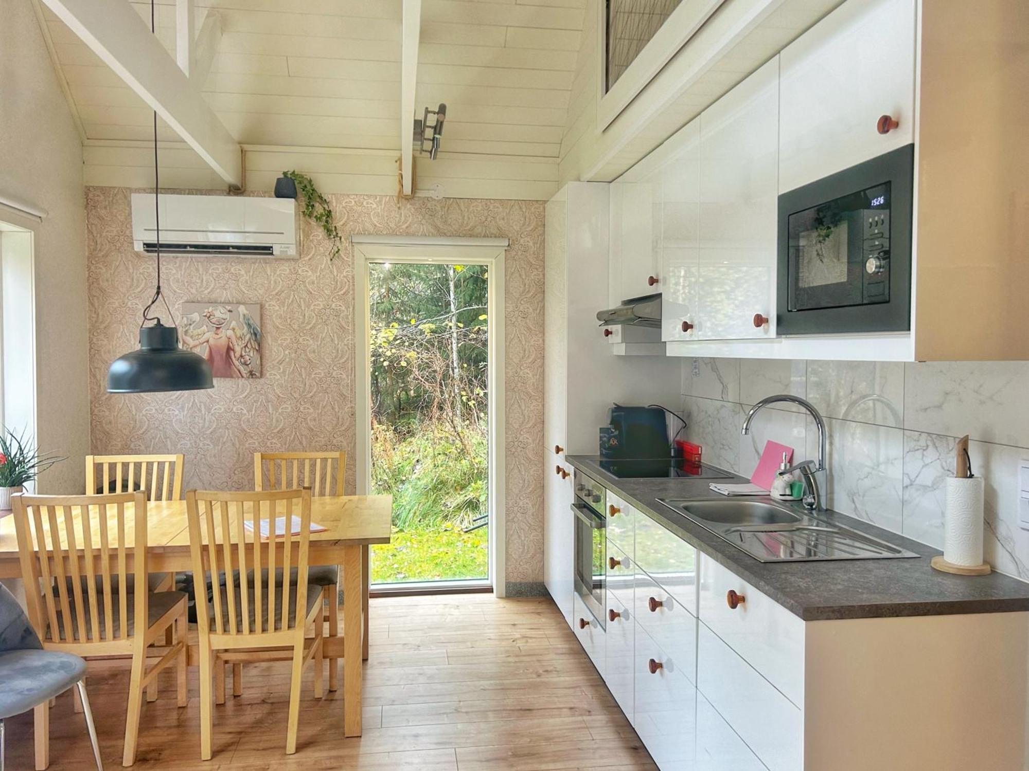 The Blomsholm Cabin - Load Your Electric Car Strömstad Extérieur photo